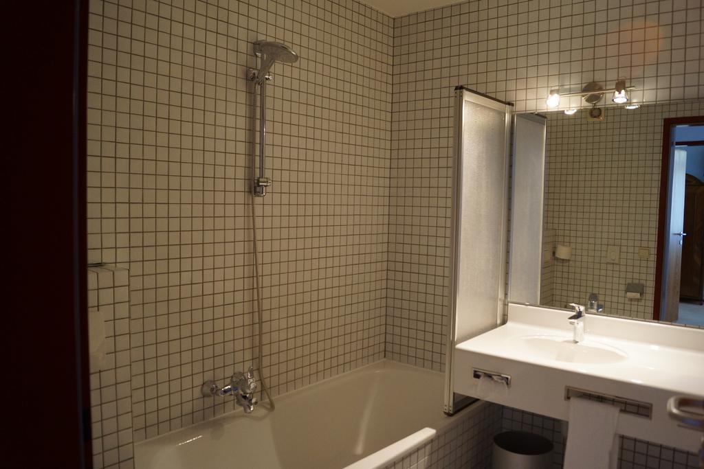 Hotel Bischof Dornbirn Phòng bức ảnh